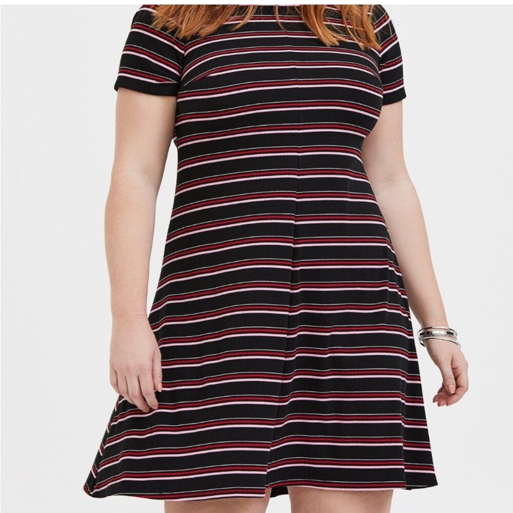 Torrid Black Stripe Trapeze Mini Dress Size 6 NWT 🩷❤️
